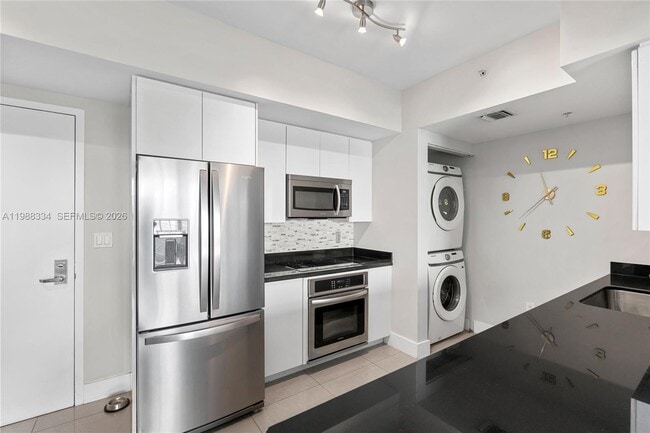 Building Photo - 92 SW 3rd St