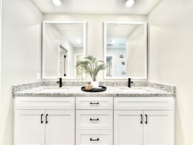 Building Photo - 8725 Scotty's Lk Ln