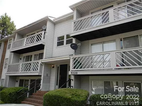 Building Photo - 9520 Shannon Green Dr