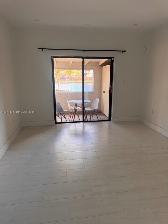 Building Photo - 13528 SW 9th Ln