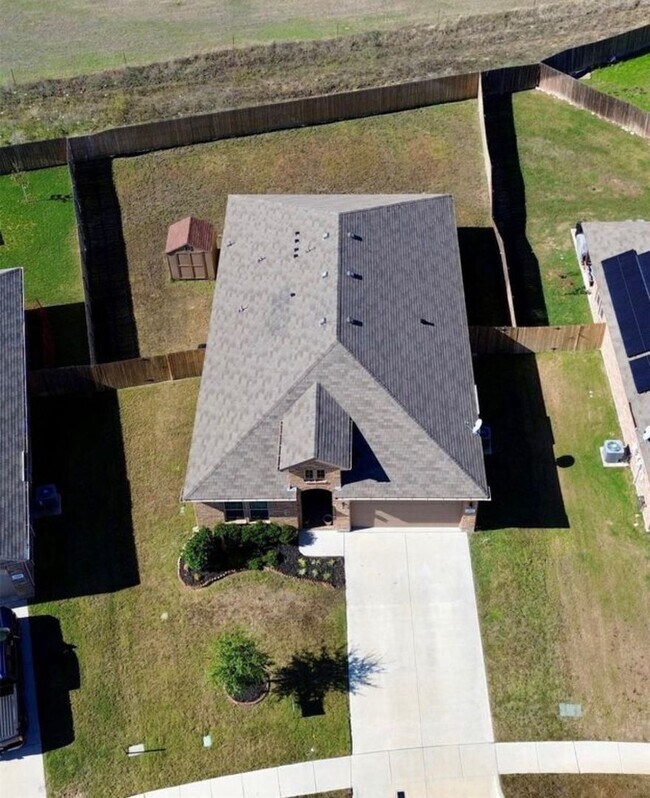 Building Photo - 1831 Creekwood Dr