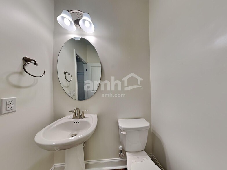 Building Photo - 1835 Produce Ln