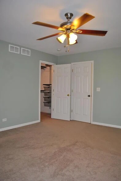 Building Photo - 825 Lewisburg Ln