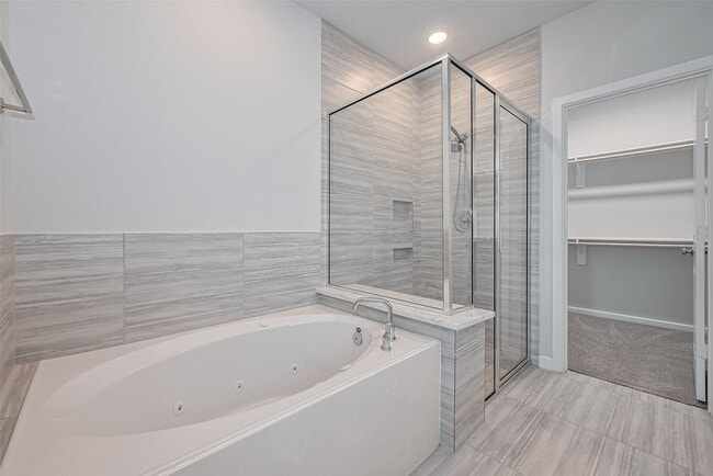 Building Photo - 8439 Oakland Hts Ln