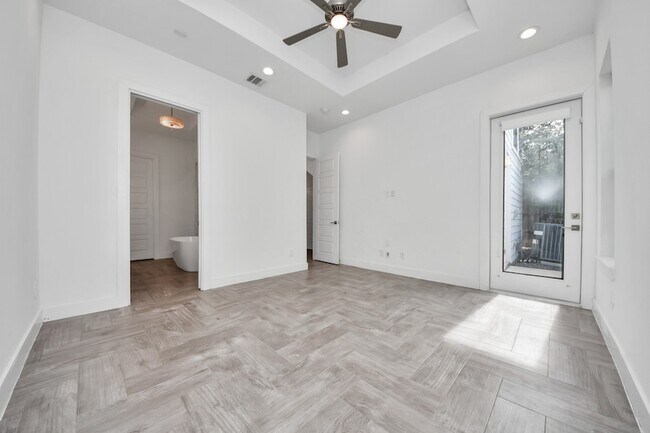 Building Photo - 1703 Cedrocanna Ln