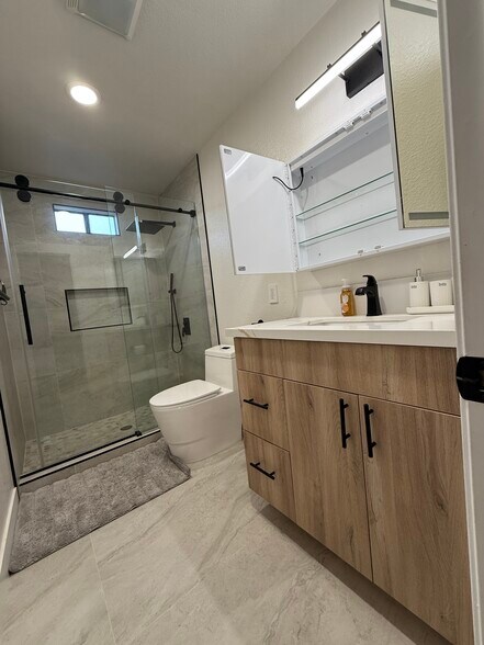 Building Photo - 4639 Executive Dr