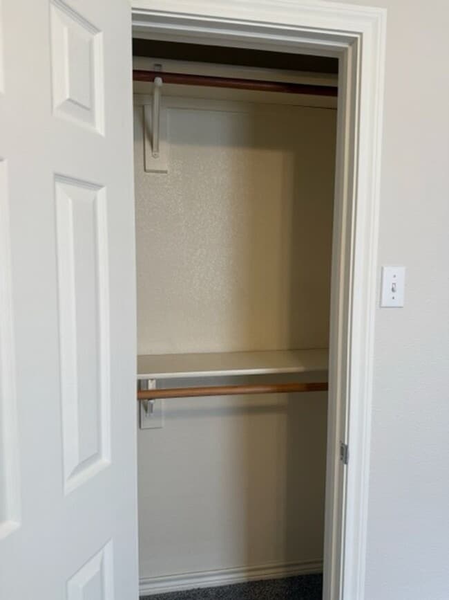 Building Photo - Living Just Blocks from Baylor University