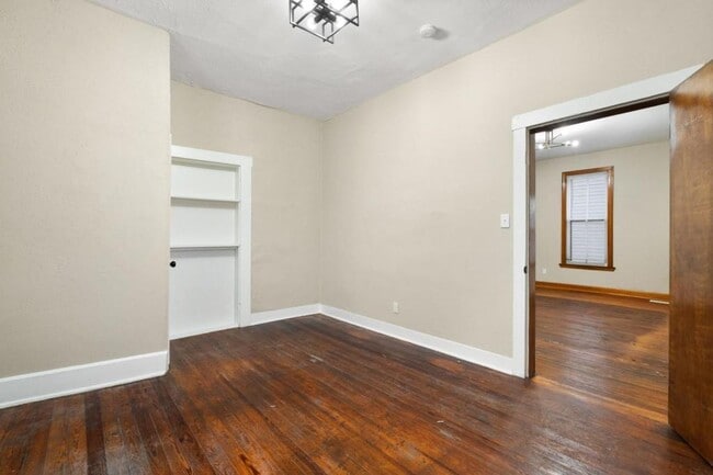 Building Photo - 1709 Ekin Ave