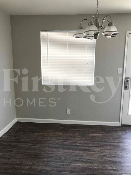 Building Photo - 5904 Jerry Dr