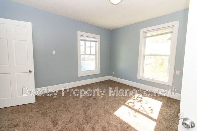 Building Photo - 3813 Central Ave