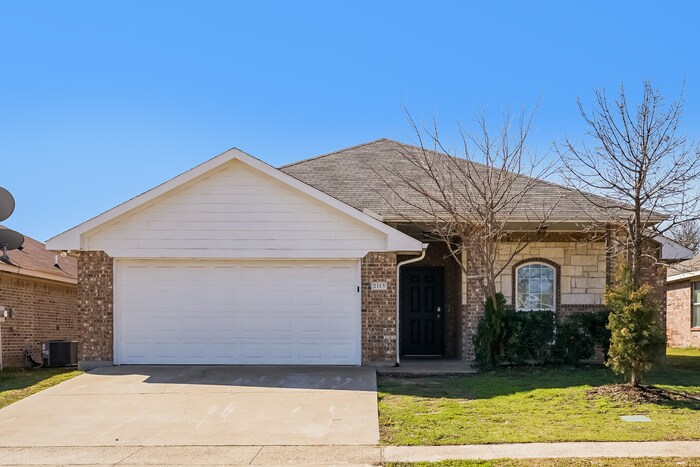 Primary Photo - 2113 Natchez Dr