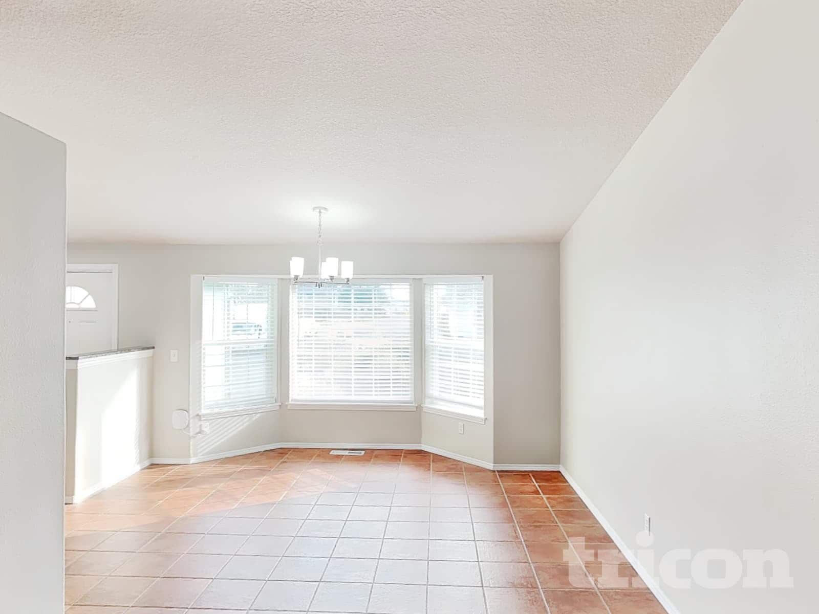 Building Photo - 16312 NE 12th St