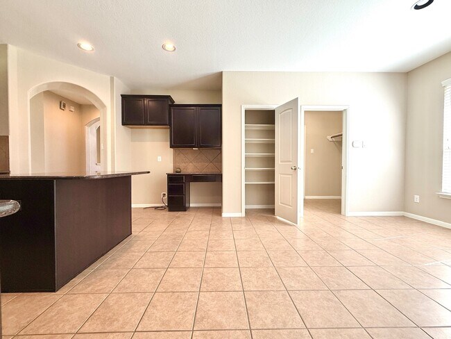 Building Photo - 8139 Edenwood Dr