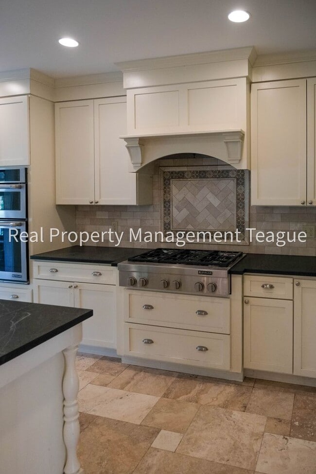 Building Photo - Dream home in Altamont