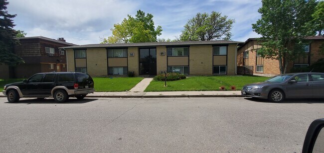 Primary Photo - 1646 E 16th St