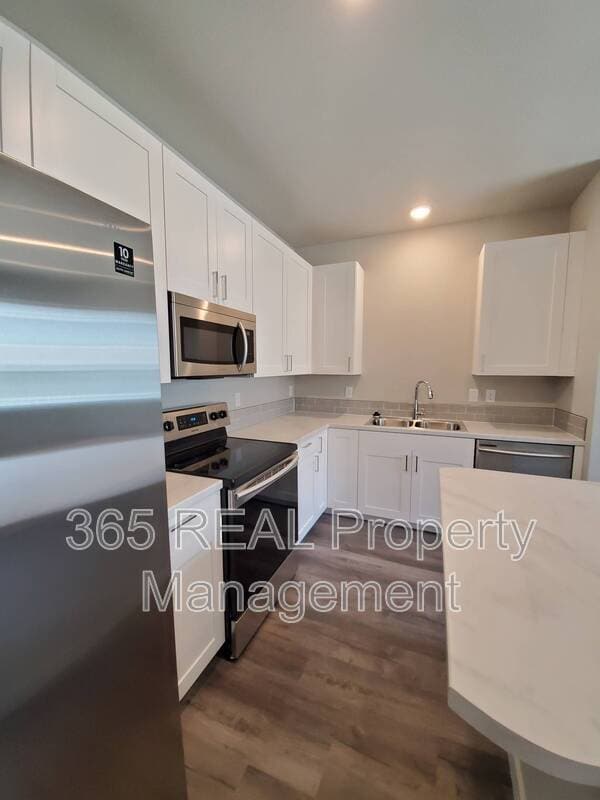 Building Photo - 701 Applegate Trail