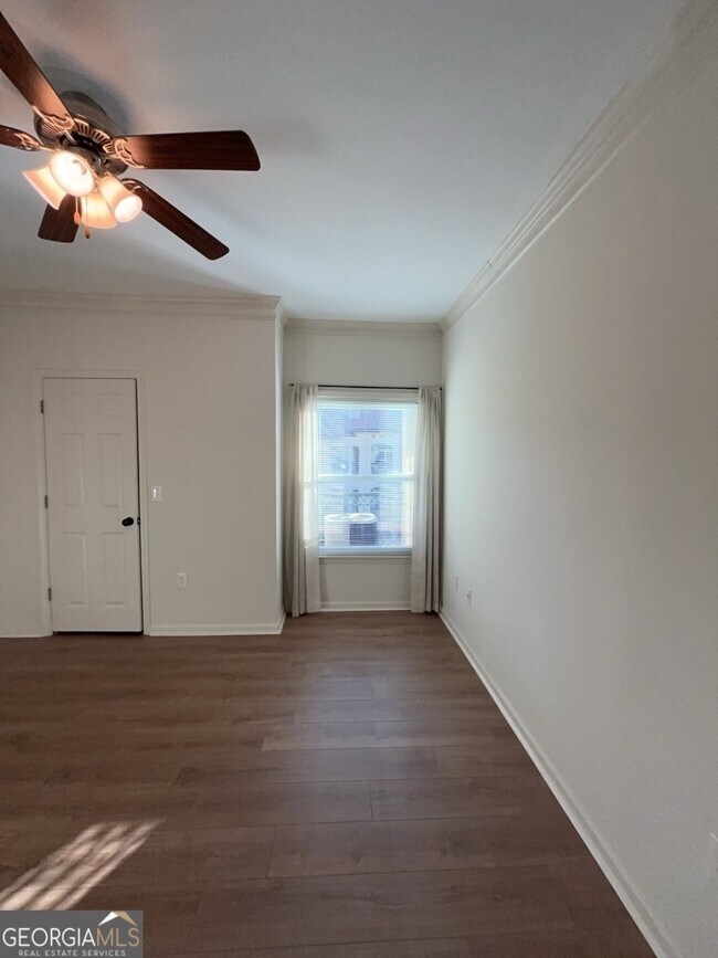 Building Photo - 955 Juniper St NE