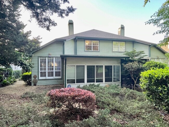 Building Photo - 95116 Village Dr