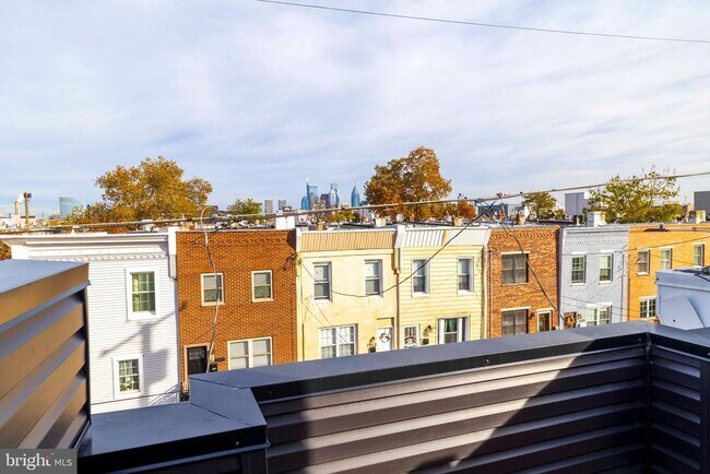 Building Photo - 2350 Moore St