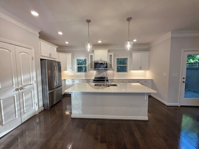 Building Photo - 2892 Boone Dr