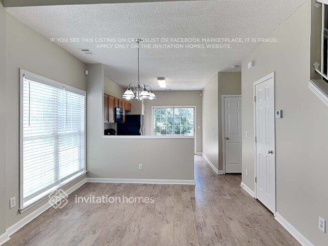 Building Photo - 1609 Heyford Cir NW