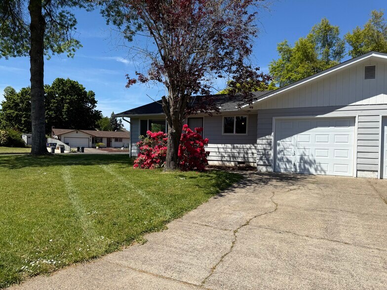 Primary Photo - 3625 Bardell Ave