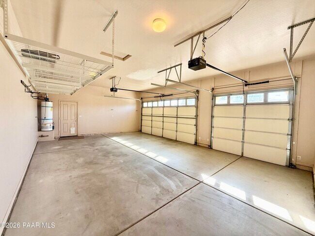 Building Photo - 7861 N Rambling Ln