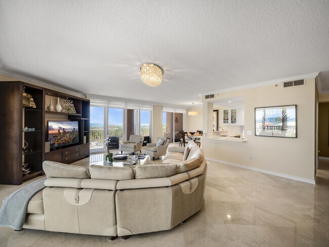 Building Photo - 700 Ocean Royale Way