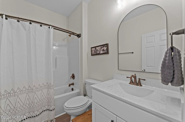 Building Photo - 515 Workhorse Ln
