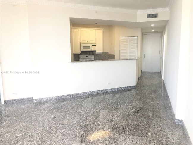 Building Photo - 888 Brickell Key Dr