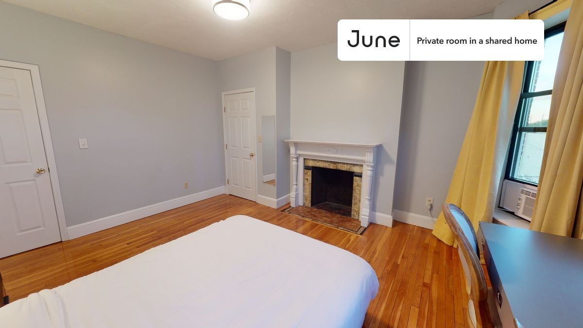 Building Photo - Room in Shared 4 bed/2 bath home