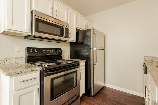 Building Photo - 1317 Mathis Ferry Rd