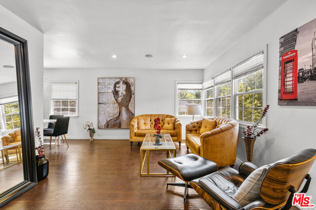Building Photo - 3318 Barham Blvd