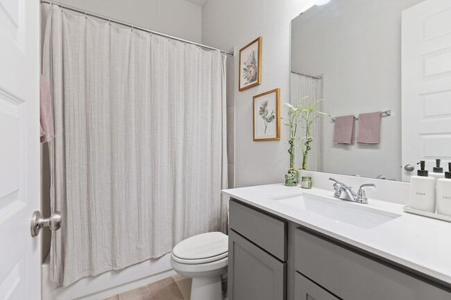 Building Photo - 1909 Sir Nathaniel Ln