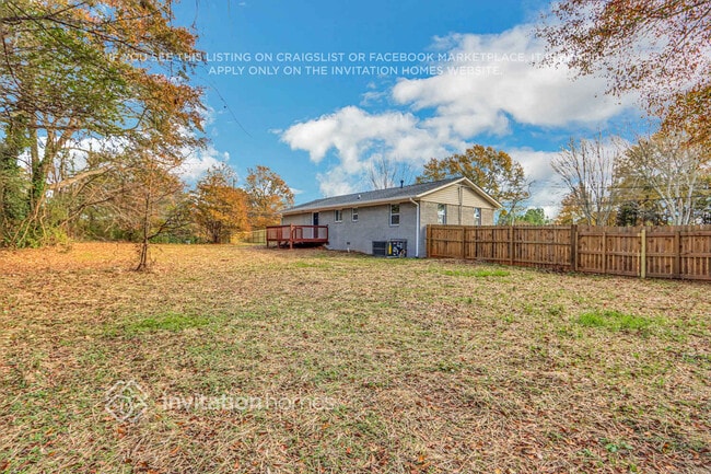 Building Photo - 2293 Oakland Manor NW