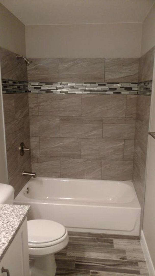 Building Photo - 3 Bedroom, 2.5 Bathroom Townhome Available...