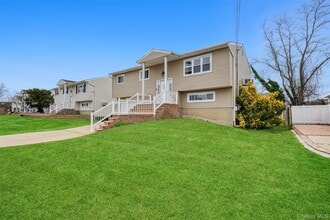 Building Photo - 3 Ozone Pl