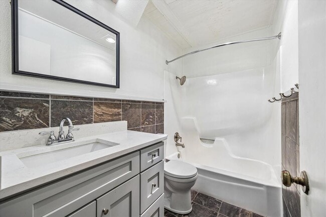 Building Photo - 2808 Thrushwood Dr