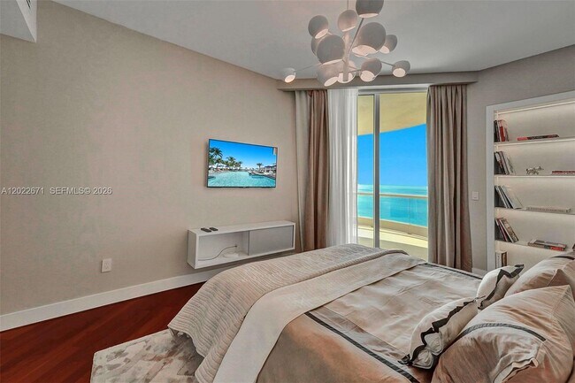 Building Photo - 16051 Collins Ave
