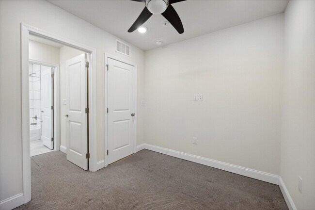 Building Photo - 1825 N Bouvier St