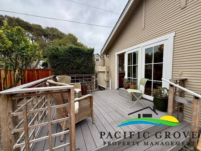 Building Photo - Pacific Grove 2-bedroom , 2 bath. Prime Walk to Town Location!