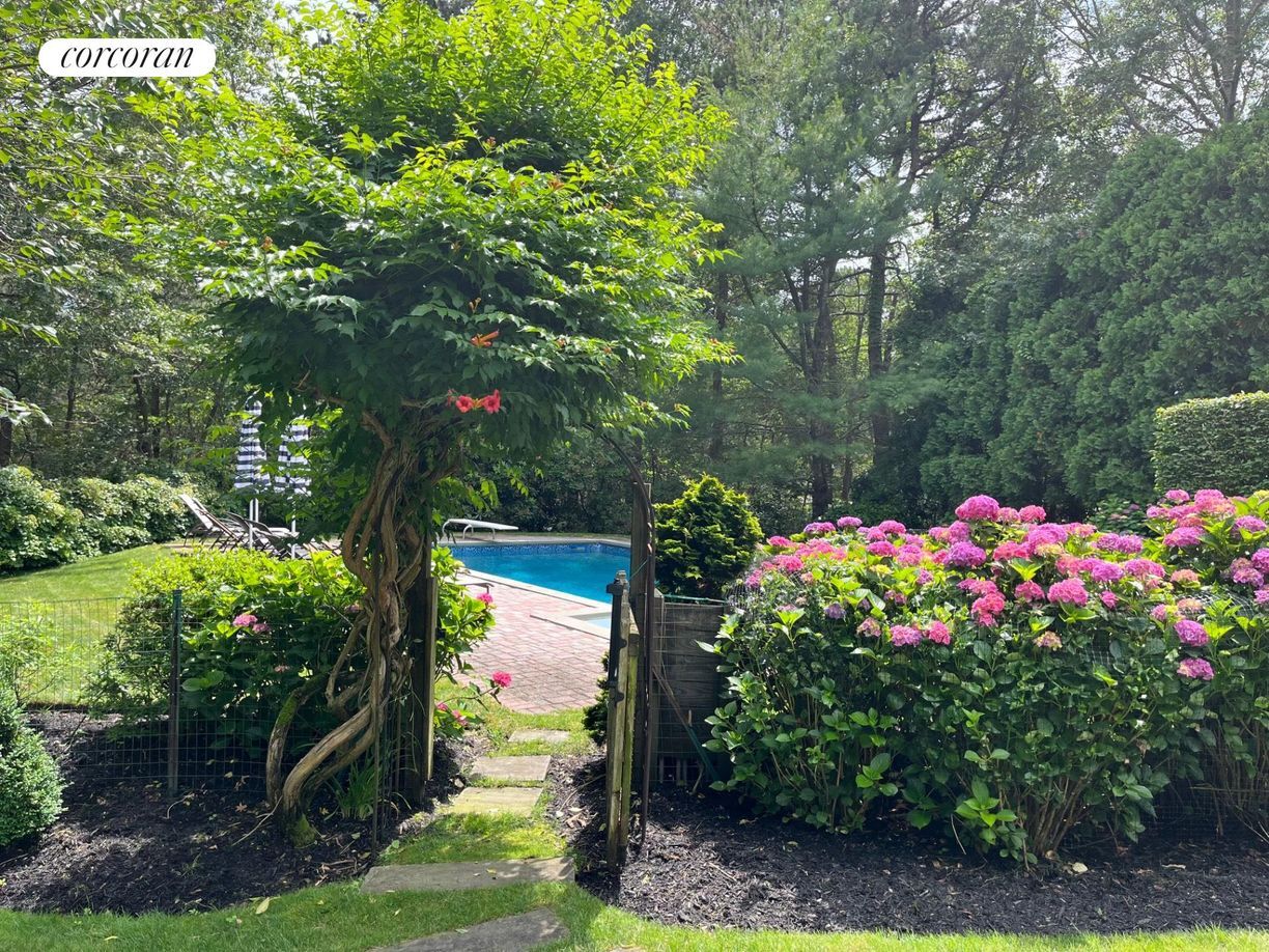 Building Photo - 3 Cherry Blossom Ln