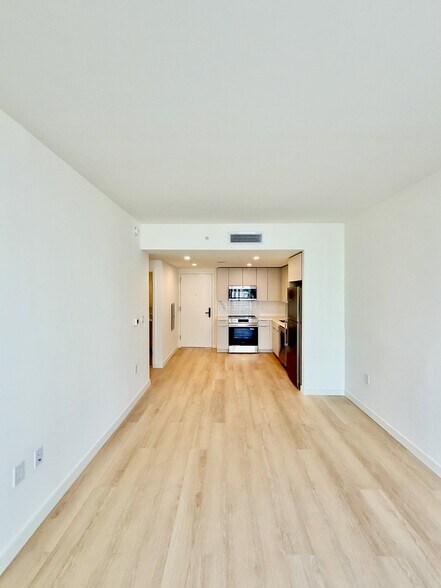 Building Photo - 141 NE 2nd St