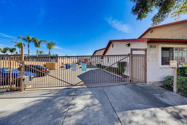 Building Photo - 1025 Estes St