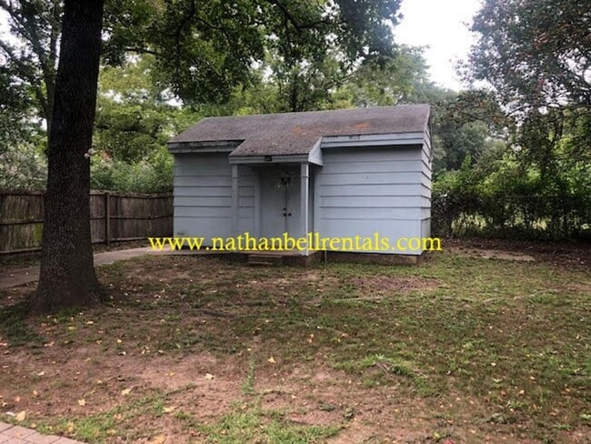 Building Photo - 2435 Clark Ln