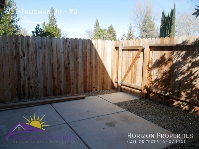 Building Photo - 211 Talisman Dr