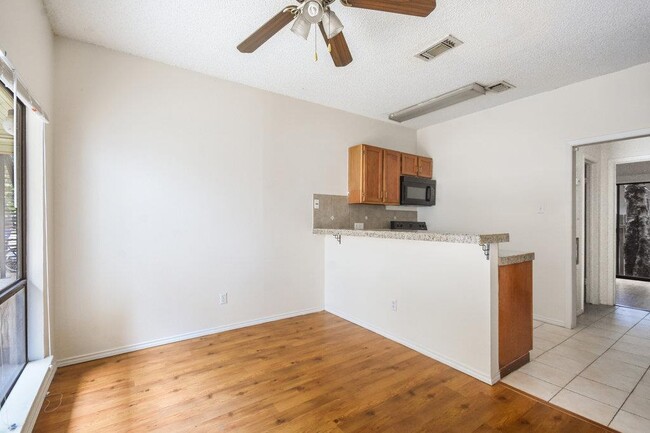 Building Photo - 2815 Rio Grande St