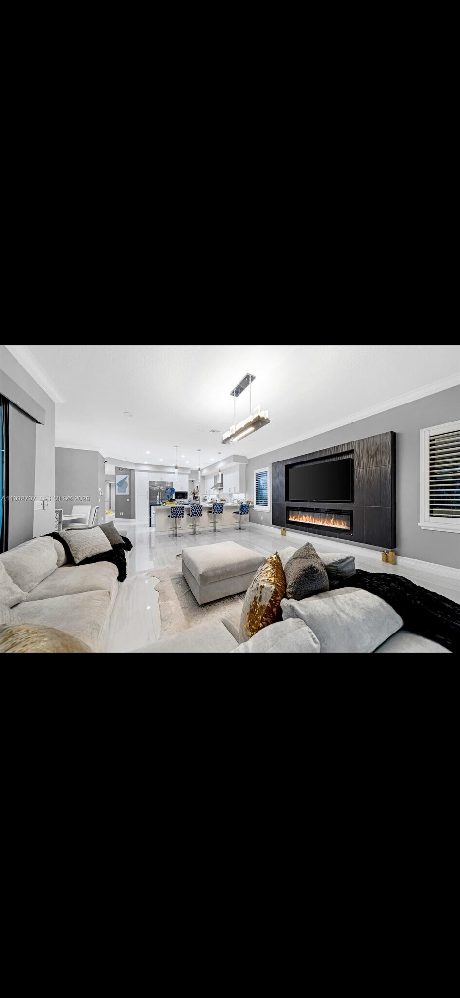 Building Photo - 16849 Pierre Cir