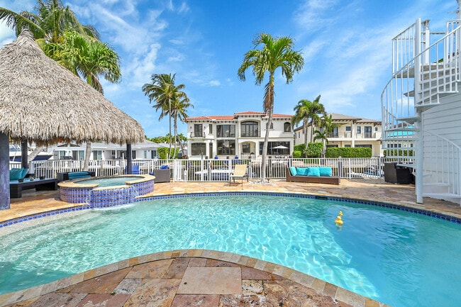 Building Photo - 785 NE 71st St