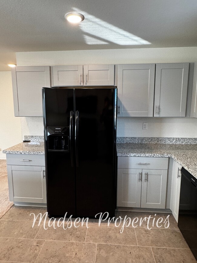 Building Photo - 114 Christian Ave